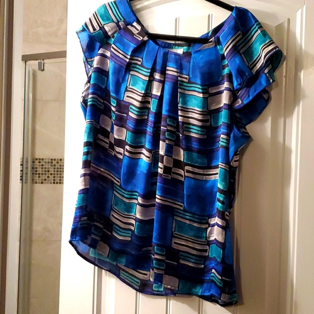 Short sleeve work top